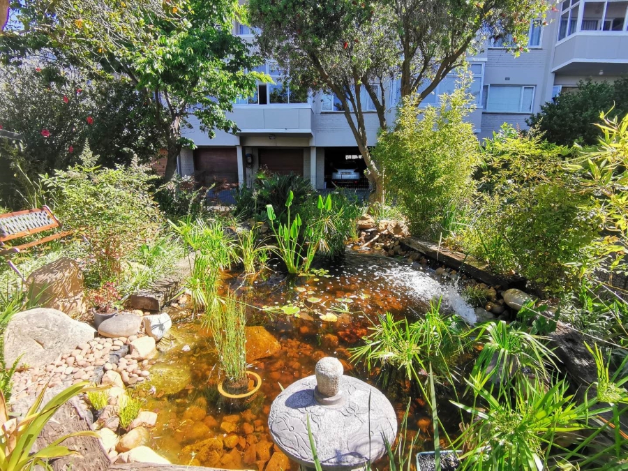 To Let 2 Bedroom Property for Rent in Gardens Western Cape